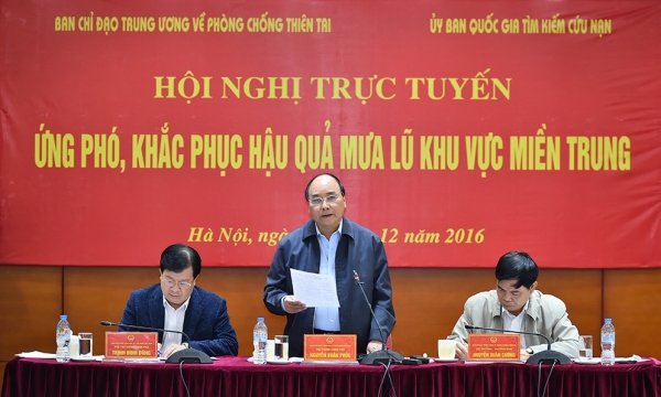 Thủ tướng Chính phủ Nguyễn Xuân Phúc chủ trì Hội nghị trực tuyến ứng phó, khắc phục hậu quả mưa lũ khu vực miền Trung