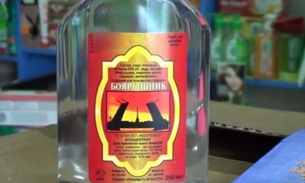 Tổng thống Nga ra lệnh kiểm soát việc bán hóa chất thay thế cồn