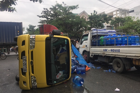 TP.Đà Nẵng: Tai nạn liên tiếp xảy ra tại một ngã tư