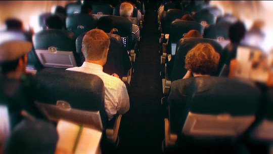Tạm giữ phi công say xỉn chở 105 hành khách trên máy bay