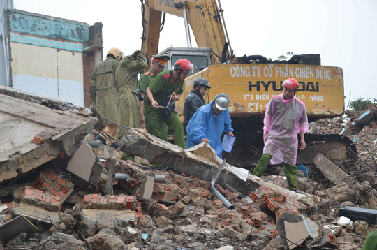 Đà Nẵng: Sập công trình khiến 4 người thương vong