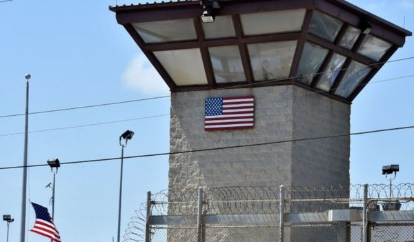Ông Trump yêu cầu ngừng đưa tù nhân khỏi nhà giam Guantanamo