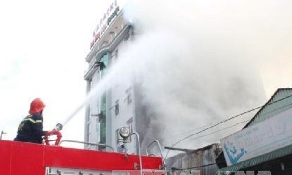 Đồng Nai: Cháy lớn khiến kho chứa hàng bị thiêu rụi 