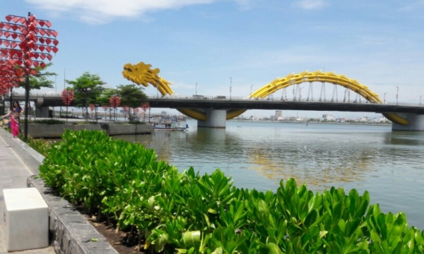Đà Nẵng: Phun nước và lửa 4 ngày trên cầu Rồng dịp Tết 