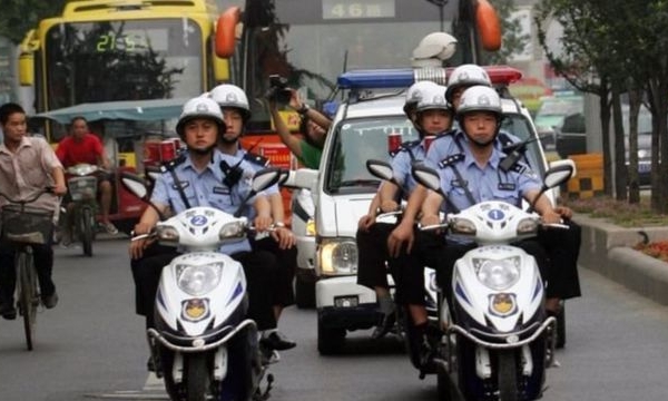 Trung Quốc buộc cảnh sát 'thô lỗ' phải đi học về phép lịch sự