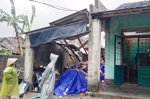 Bạc Liêu: Hỗ trợ các hộ dân bị sập nhà, tốc mái do lốc xoáy