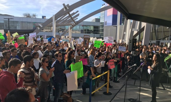 Nhân viên Google biểu tình chống lại lệnh cấm nhập cảnh của Tổng thống Trump