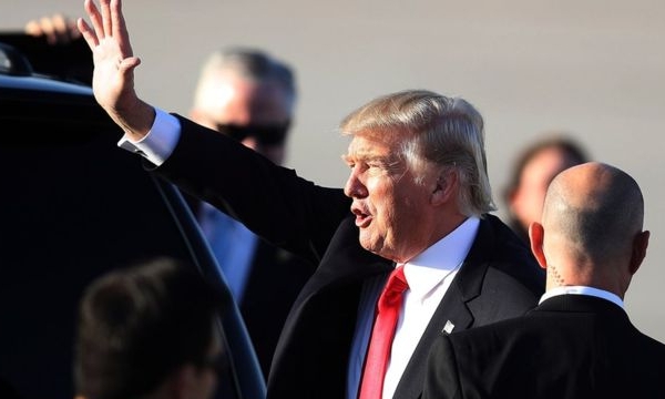 Ông Trump thề “khôi phục lệnh cấm đi lại” bị đình chỉ