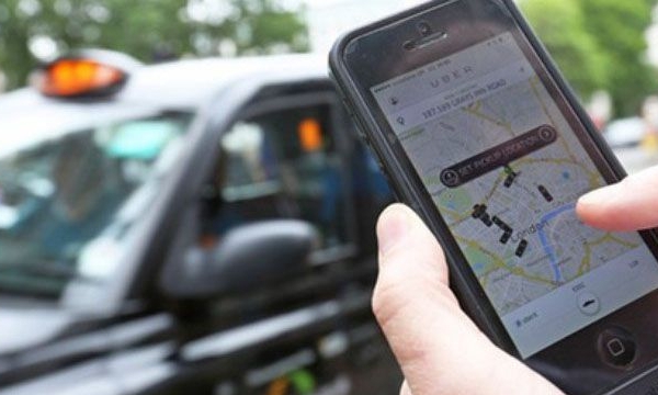 Tài xế Uber cướp iPhone của khách Trung Quốc
