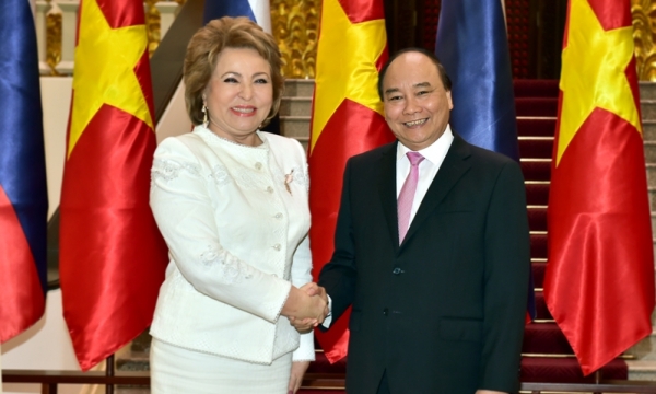 Thủ tướng Nguyễn Xuân Phúc tiếp Chủ tịch Hội đồng Liên bang Nga