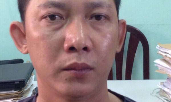 Bắt Phạm Minh Chí chuyên dàn cảnh đụng xe trộm tiền. 