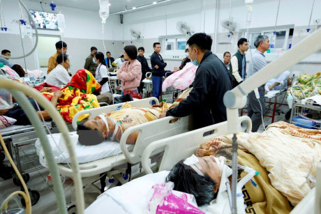 Hà Nội: Cấp cứu 7 nạn nhân ngộ độc methanol