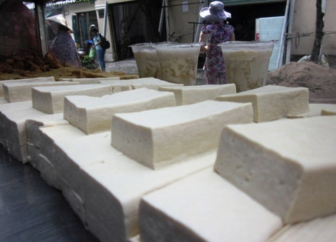 Thừa Thiên - Huế: Dùng bột thạch cao để sản xuất đậu phụ 