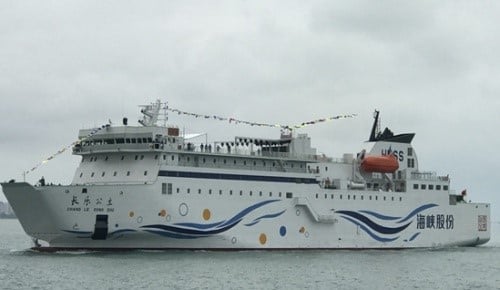 Trung Quốc đưa tàu khai thác trái phép tour du lịch tại Hoàng Sa của Việt Nam