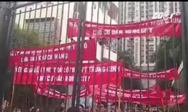 Dân Home City – Văn Phú biểu tình đòi đường đi
