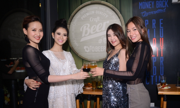 'Hoa khôi du lịch 2017' Khánh Ngân hào hứng khám phá xu hướng Craft beer