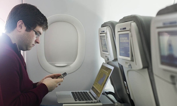  Mỹ và Anh cấm hành khách mang thiết bị điện tử cỡ lớn lên máy bay