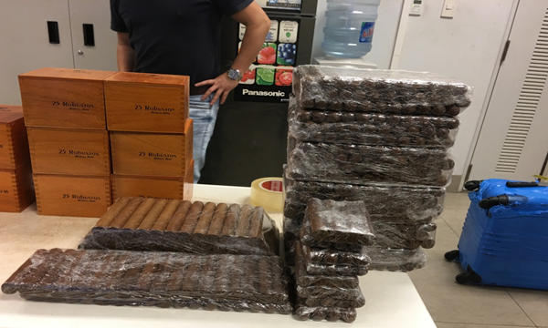 Vụ buôn lậu gần 17.000 điếu xì gà: Có 2 người là nhân viên ngoại giao