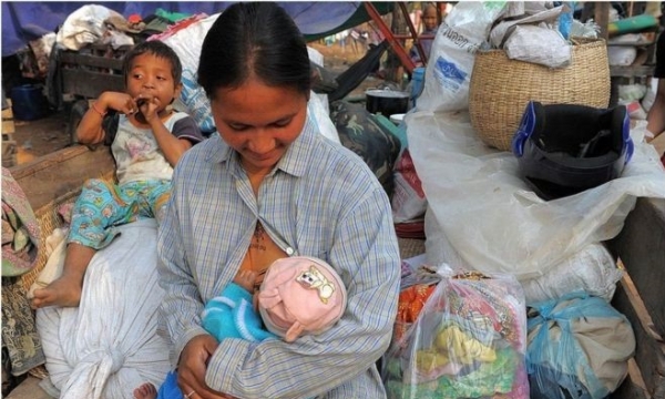 Campuchia cấm xuất khẩu sữa mẹ