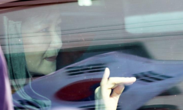Tổng thống bị phế truất Park Geun-hye: Từ Nhà Xanh đến... nhà giam 	