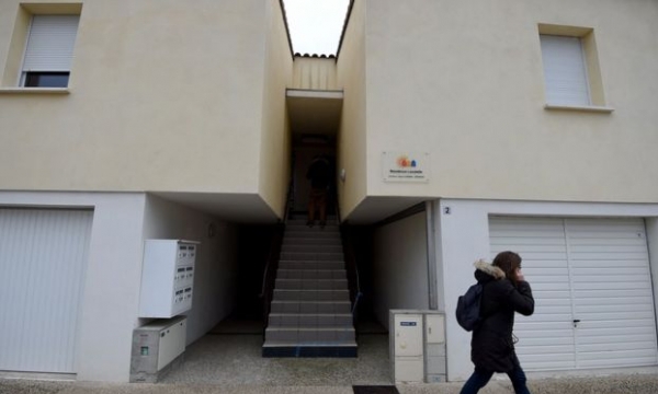 Cảnh sát Pháp bắt hai thiếu nữ âm mưu khủng bố