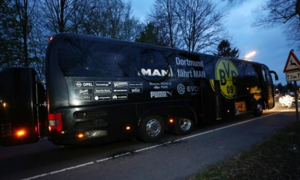 Vụ đánh bom xe buýt chở cầu thủ Dortmund: Không loại trừ nguy cơ khủng bố