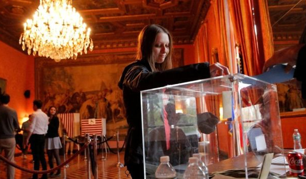 Pháp bầu cử tổng thống khi an ninh thắt chặt
