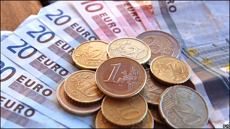 Đồng Euro và cổ phiếu tăng giá mạnh sau bầu cử Pháp vòng một