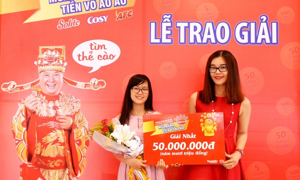 Kinh Đô trao giải nhất đầu tiên trị giá 50 triệu đồng cho khách hàng