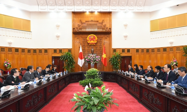 Thủ tướng Nguyễn Xuân Phúc tiếp Chủ tịch Hạ viện Nhật Bản