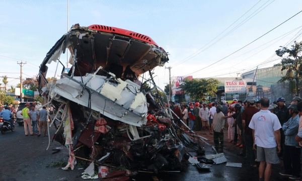 Khởi tố vụ án tai nạn giao thông làm 13 người thiệt mạng