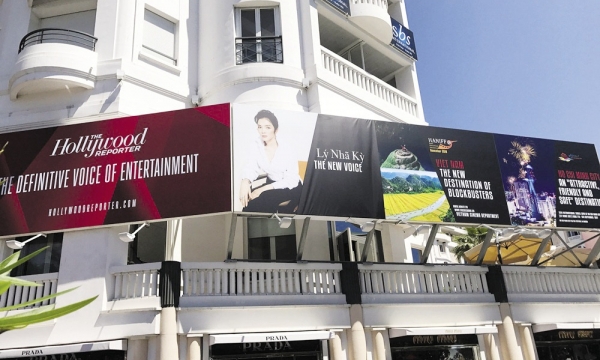 Vụ treo panel quảng bá hình ảnh tại LHP Cannes: Lãnh đạo Bộ VH-TT&DL nói Lý Nhã Kỳ không vi phạm