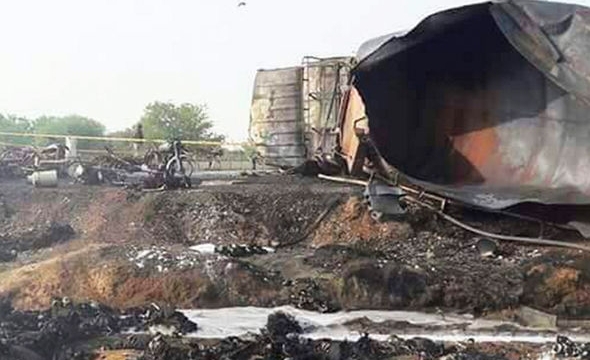 Pakistan: Vụ cháy xe bồn kinh hoàng làm 148 người chết  
