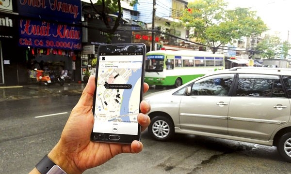 Bộ Công thương yêu cầu Uber và Grab tuân thủ pháp luật Việt Nam