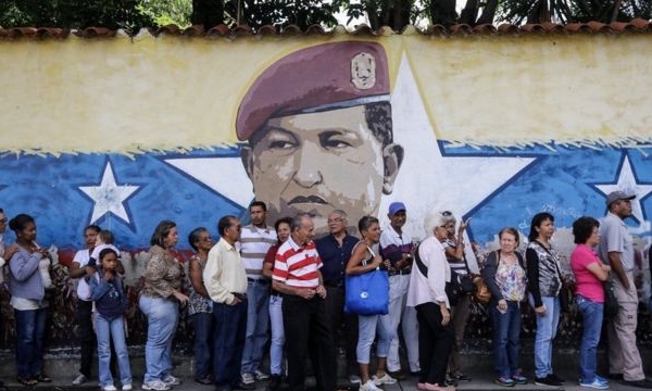 Venezuela: Một phụ nữ bị bắn chết trong cuộc trưng cầu dân ý