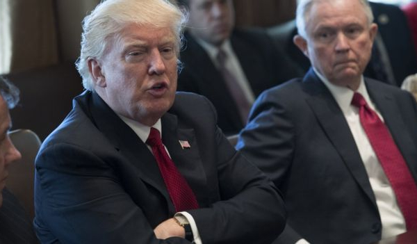 Tổng thống Trump chỉ trích “rò rỉ” chống Bộ trưởng Tư pháp Sessions