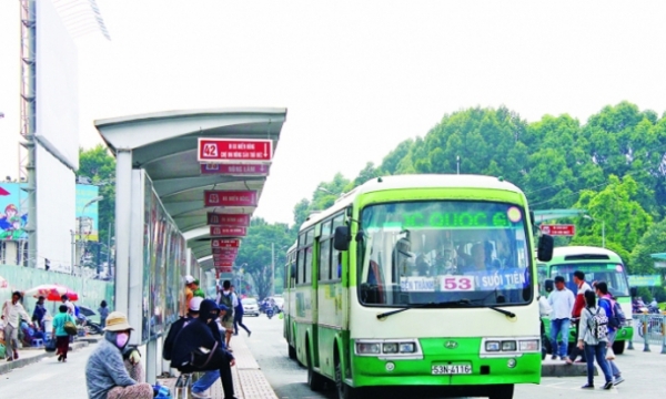 TP.HCM: Chấn chỉnh xe buýt đón trả khách ẩu, bất chấp người đi đường