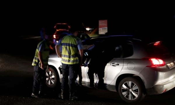 Lao xe vào nhà hàng ở Pháp, một người chết, 6 bị thương