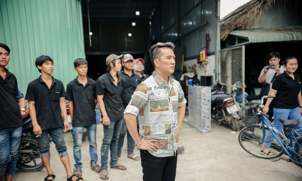 Đàm Vĩnh Hưng cùng ekip toát mồ hôi chuẩn bị liveshow bolero tại Hà Nội