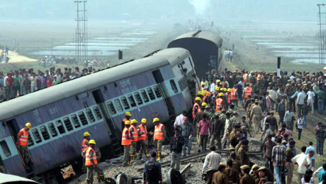 Ấn Độ: Tai nạn đường sắt thảm khốc, 10 người chết, trên 150 người bị thương