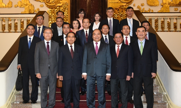 Thủ tướng Nguyễn Xuân Phúc tiếp Phó thủ tướng Lào 