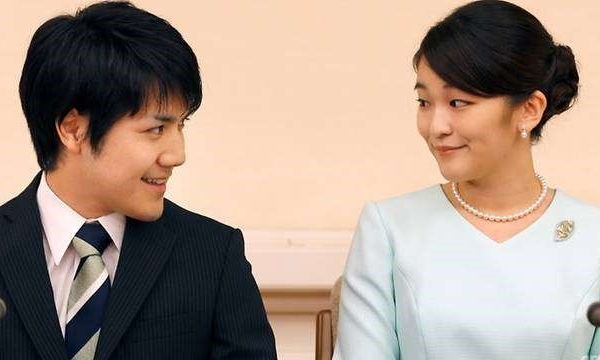 Bỏ tước hiệu Hoàng gia, Công chúa Nhật Bản Mako đính hôn với dân thường 