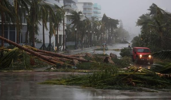 Siêu bão Irma đổ bộ vào Florida, hàng triệu người sơ tán