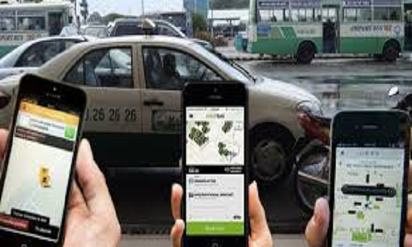TP.HCM tạm ngưng cấp phần mềm Uber, Grab kết nối xe mới