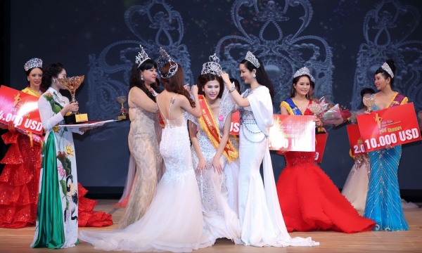 Lâm Hải Vi xuất sắc đăng quang Hoa hậu Doanh nhân Hoàn vũ 2017