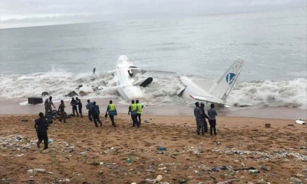 Bờ Biển Ngà: Máy bay rơi, bốn người tử nạn
