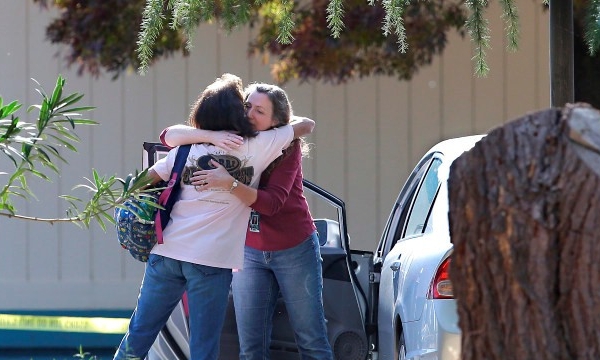 Hoa Kỳ: Xả súng ngẫu nhiên trên đường trước trường Tiểu học, bốn người chết 