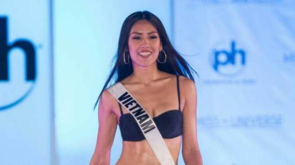 Á hậu Nguyễn Thị Loan 'tỏa sáng' trong đêm bán kết Miss Universe 2017