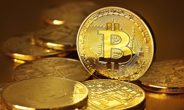 Lần đầu tiên, giá Bitcoin “nhảy điệu tăng gô”, vượt mốc 9.000 USD