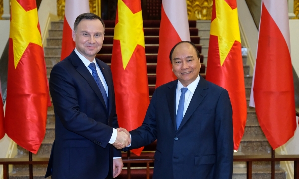 Thủ tướng Nguyễn Xuân Phúc hội kiến Tổng thống Ba Lan